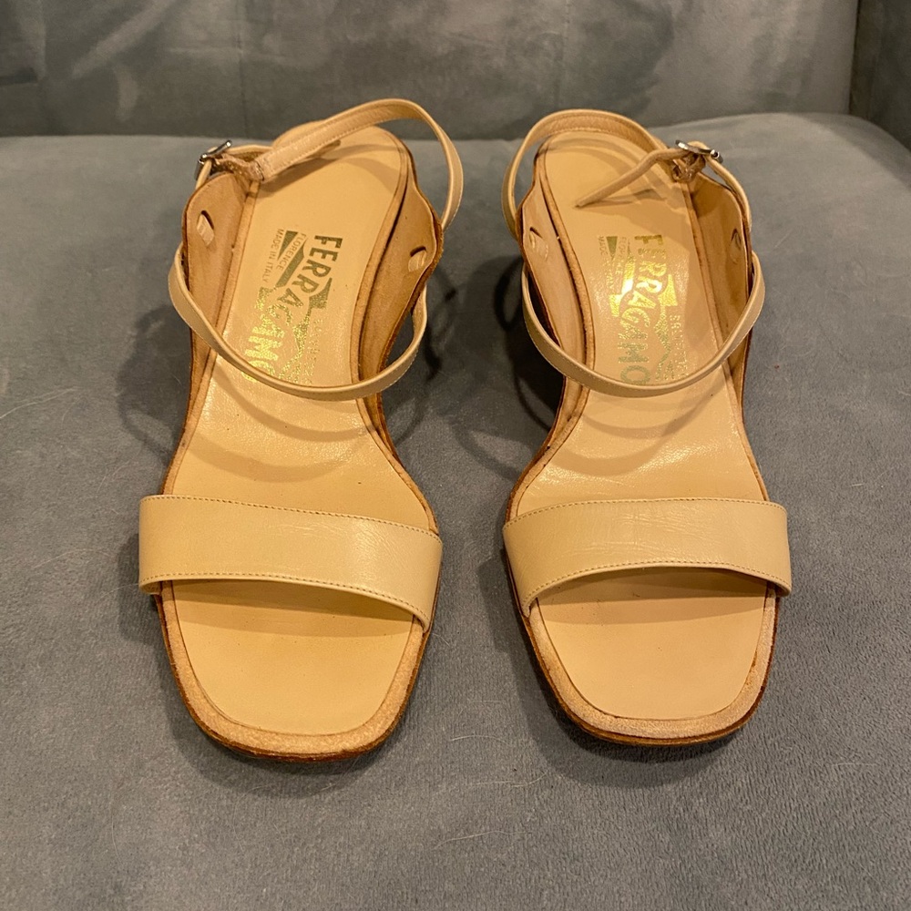 Ferragamo 7.5 B strappy sandal kitten